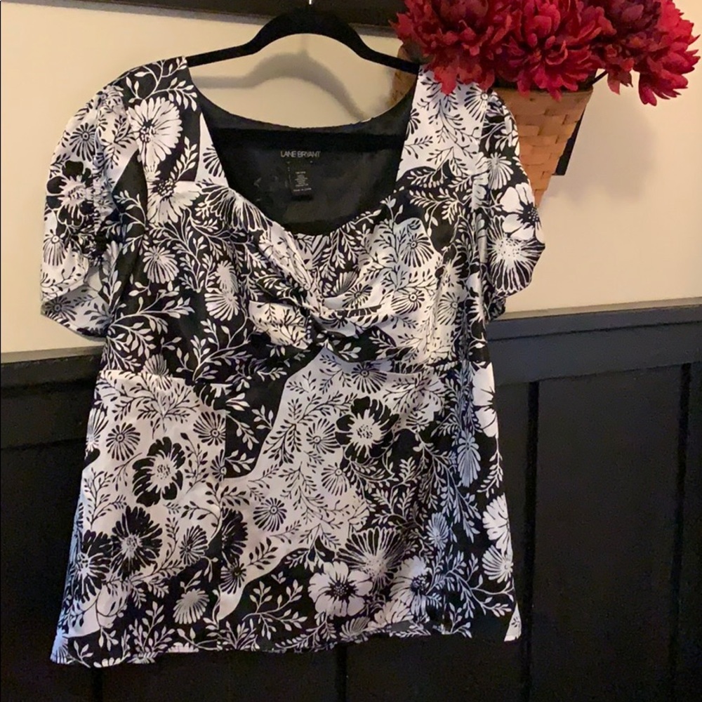 Lane Bryant black white silky top 18/20